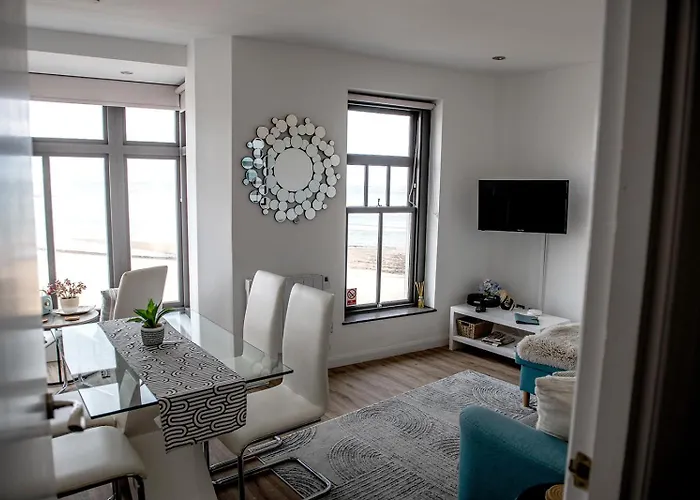 The Samphire Suite By Margate Suites