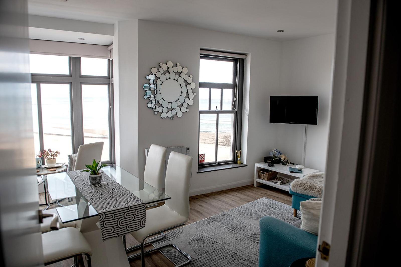 Apartment The Samphire By *